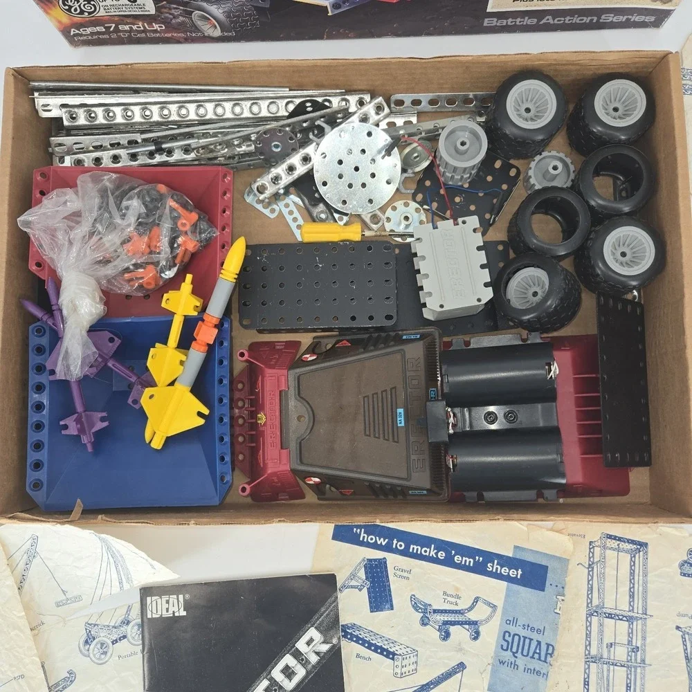 Vintage Ideal Erector Motorized Battle Brigade Set 1981 Box Manual Parts Lot USA
